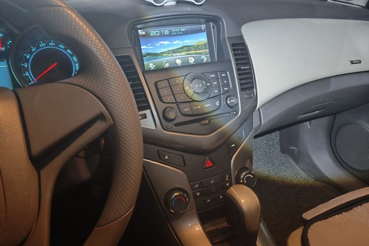 Used Chevrolet Cruze 2015 1.5L Classic SE AT Audio And AC Panel