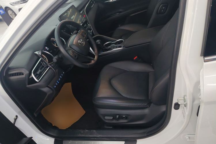 Used Toyota Camry 2023 2.0G Luxury Edition