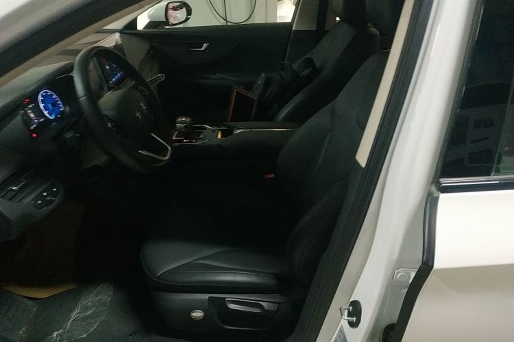 Used Hongqi E-QM5 2022 431 km Charge & Enjoy Edition Left Front Seat