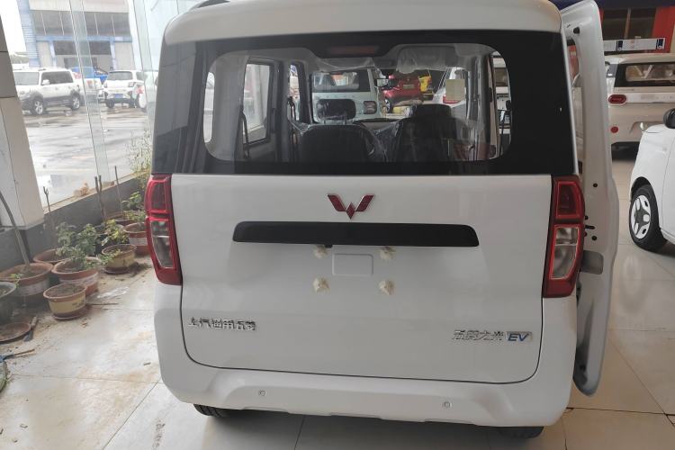 Used Wuling Zhiguang New Energy 2025 Model 305km Ambitious Edition