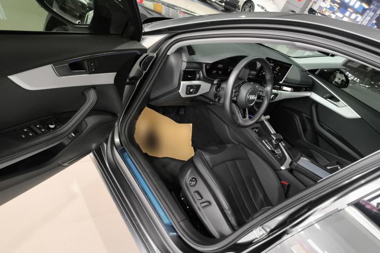 Used Audi A4L 2020 40 TFSI Fashionable and Elegant Model