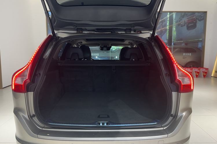 Used Volvo XC60 2015 T5 AWD Zhiyuan Edition Trunk