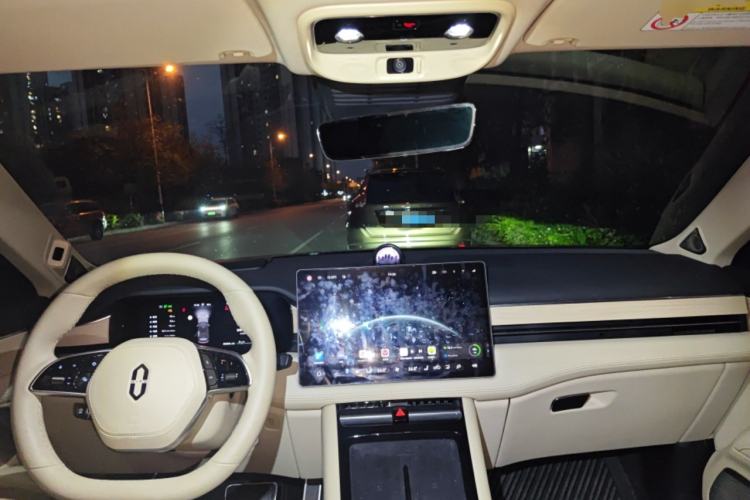 Used Hima AITO M5 2024 Extended-Range Max Rear-Wheel Drive Advanced Intelligent Driving Version Center Console