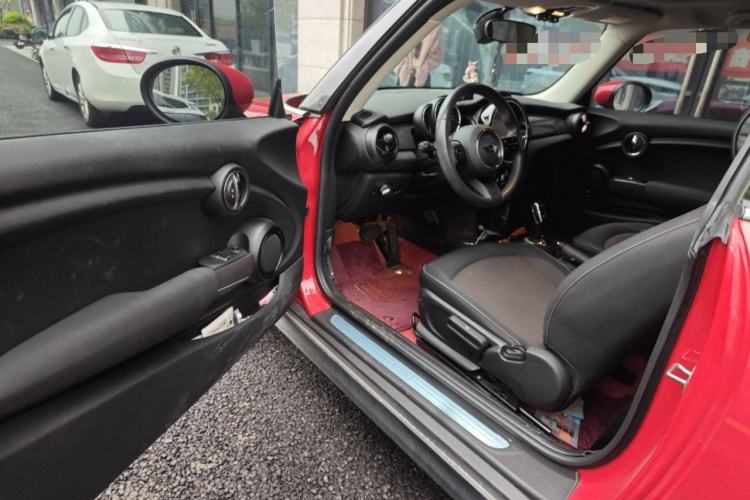 Used MINI 2022 1.5T ONE Driver Seat