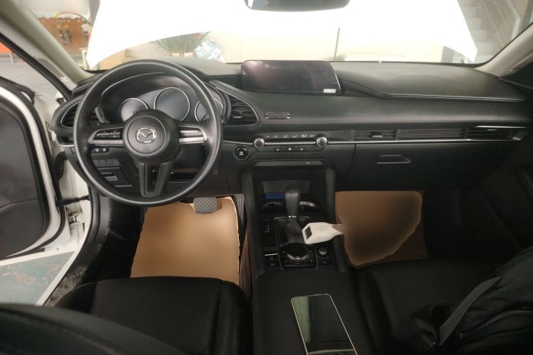 Used Mazda 3 Axela 2020 1.5L Automatic ZhiMei Edition Center Console