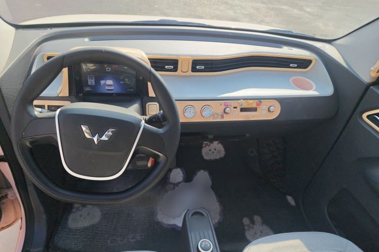 Used Wuling Hongguang MINIEV 2021 Macaron Premium Model – Lithium Iron Phosphate Center Console