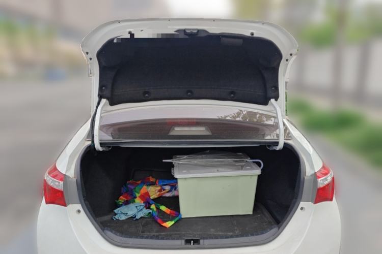 Used Toyota Corolla 2014 1.6L CVT GL-i Trunk