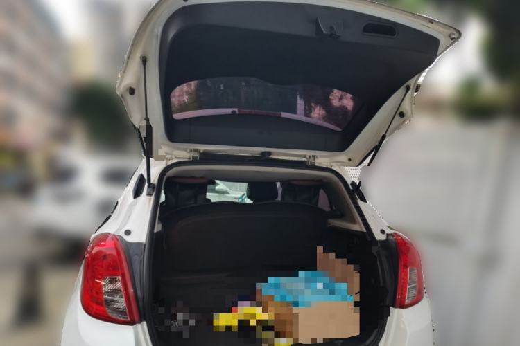 Used Buick Encore 2015 1.4T Automatic Two-Wheel Drive Urban Elite Version Trunk