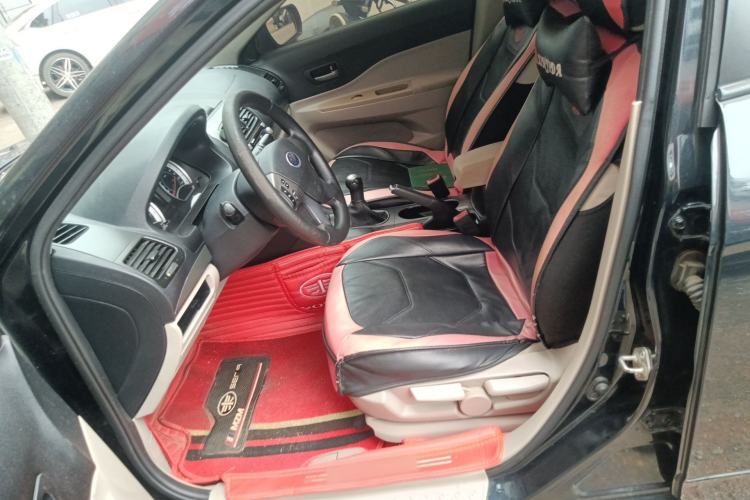 Used Bestune B50 2011 1.6L manual fashion version
