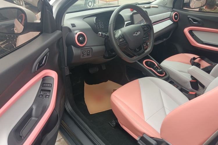 Used Chery QQ Little Ant 2022 Restyled Version Sweet Pink Edition Half-Sugar Version 28.8 kWh 30 kW 301 km Driver Seat