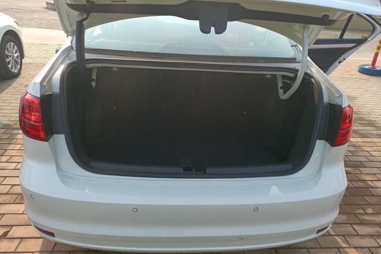 Used Volkswagen Sagitar 2017 1.6L Automatic Comfort Model
