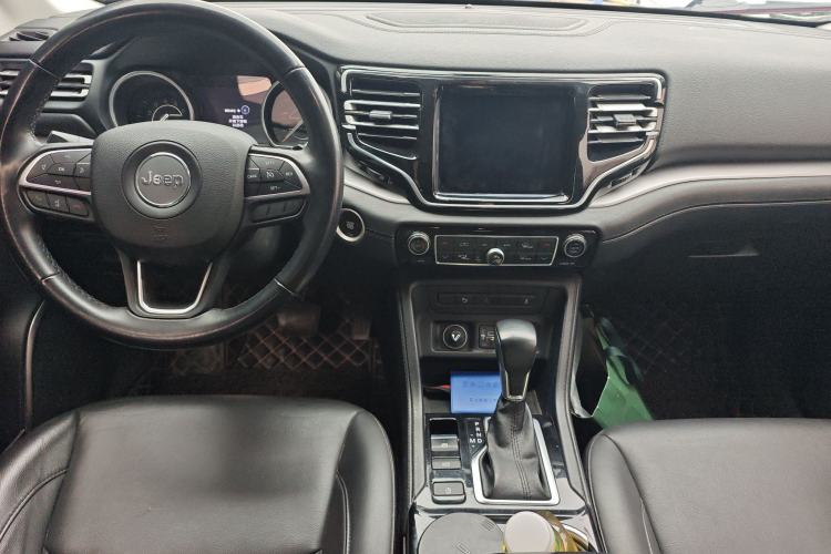 Used Jeep Commander 2018 2.0T Two-Wheel Drive Enjoyment Version China VI Emission Standard