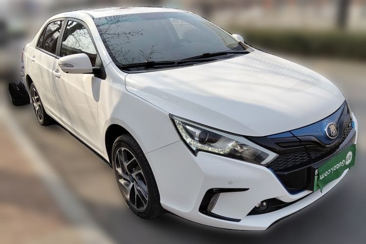 Used BYD Qin New Energy 2017 Qin EV300 Elite Model Front Right 45 Deg