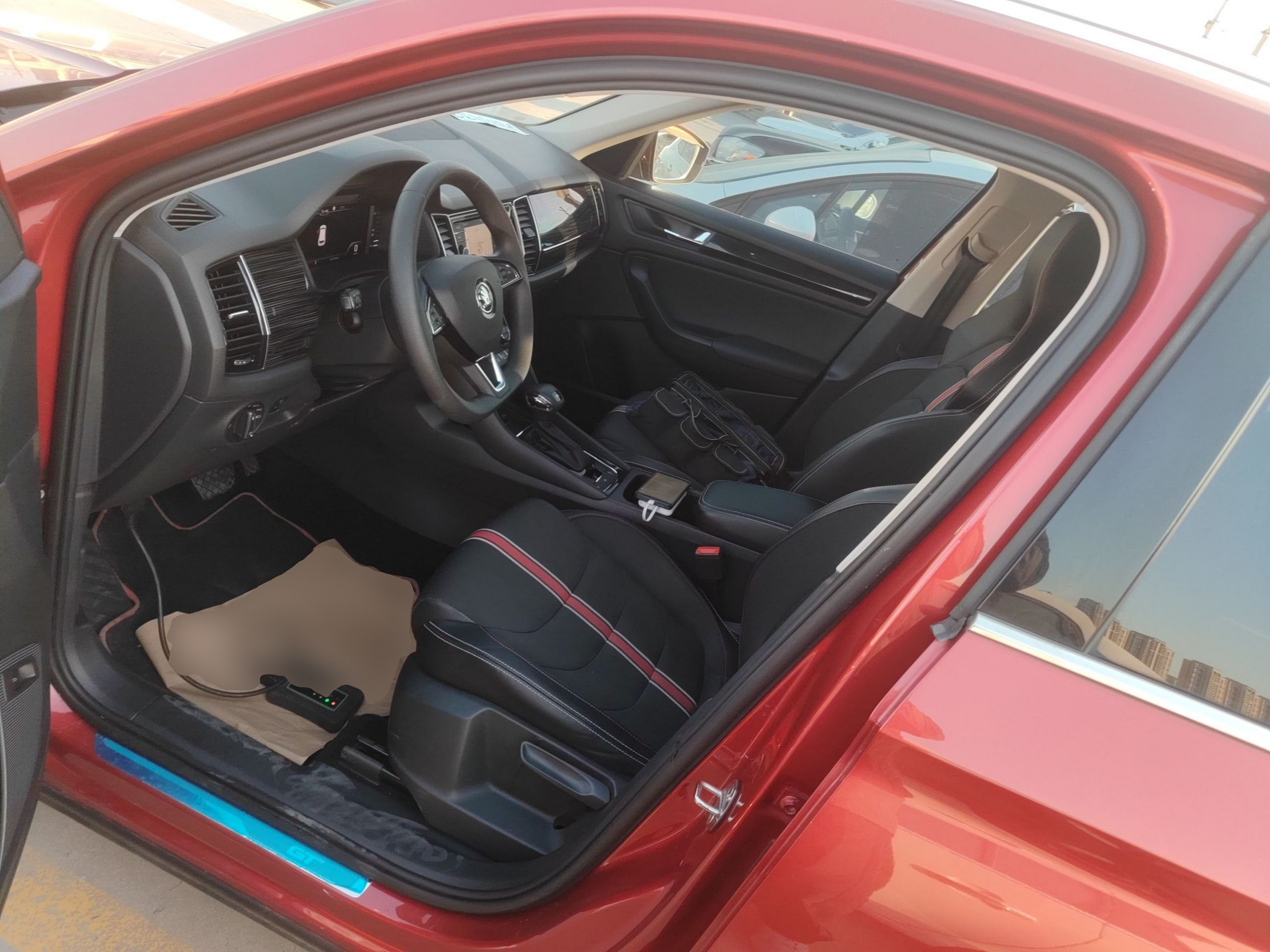 Переднее сиденье в автомобиле