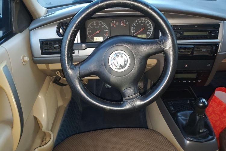 Used Volkswagen Santana Vista 2008 1.8L Manual Sishang Model Steering Wheel