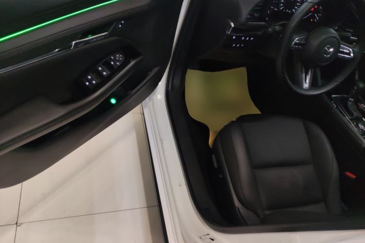 Used Mazda 3 Axela 2023 2.0L Automatic ZhiZhen Edition Driver Seat