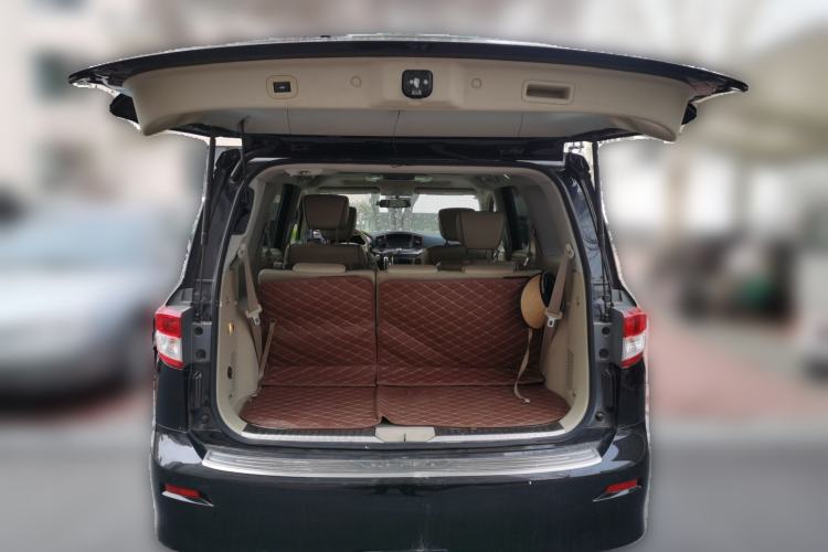 Used Nissan Quest 2015 3.5L SL Trunk