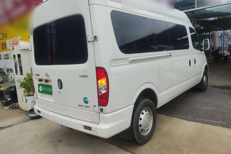 Used SAIC MAXUS Xintu V80 2023 2.0T AMT Classic Aoyuntong Power Version Long Wheelbase Mid-Roof Design 6/7/8/9-Seater