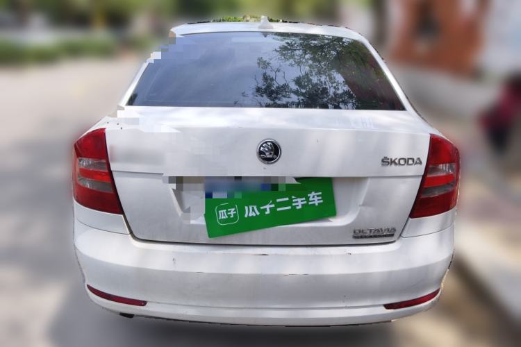 Used Skoda Octavia 2015 Classic Model 1.6L Automatic Elegance Edition Rear