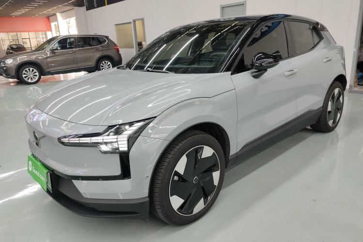 Used Volvo EX30 2025 Rear-Drive Long-Range Version Ultra