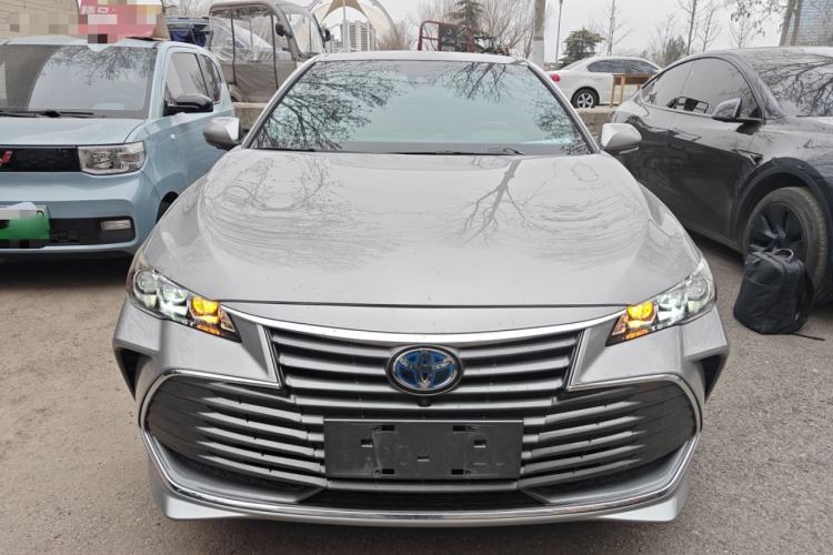 Used Toyota Avalon 2019 Dual-Engine 2.5L XLE Prestige Version China VI Standard