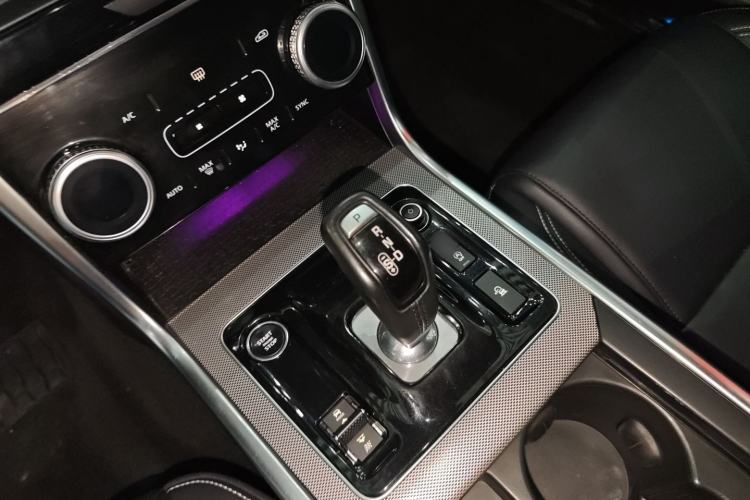 Used Jaguar XEL 2020 2.0T 200PS R-DYNAMIC Youth Sports Edition Interior 5