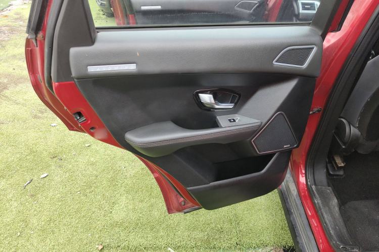 Used Land X7 2016 2.0T Panoramic Deluxe Edition
