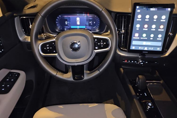 Used Volvo XC60 2026 B5 4x4 Smart Luxury Edition
