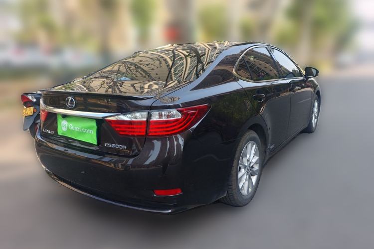 Used Lexus ES 2013 300h Elite Edition