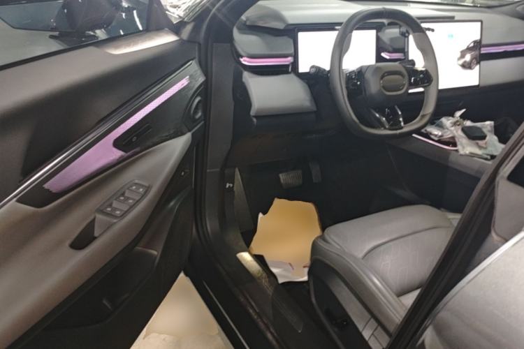 Used Lynk & Co 08 EM-P 2025 120km Long-Range Plus