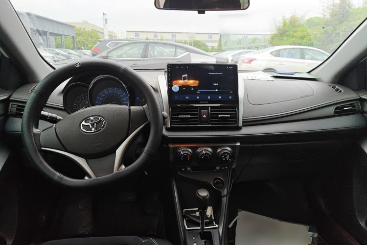 Used Toyota YARiS L Zhi Xuan 2015 1.5E Automatic Charm Edition
