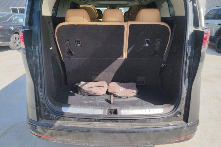 Used Denza D9 2024 DM-i 980 Four-Wheel Drive Prestige Model
