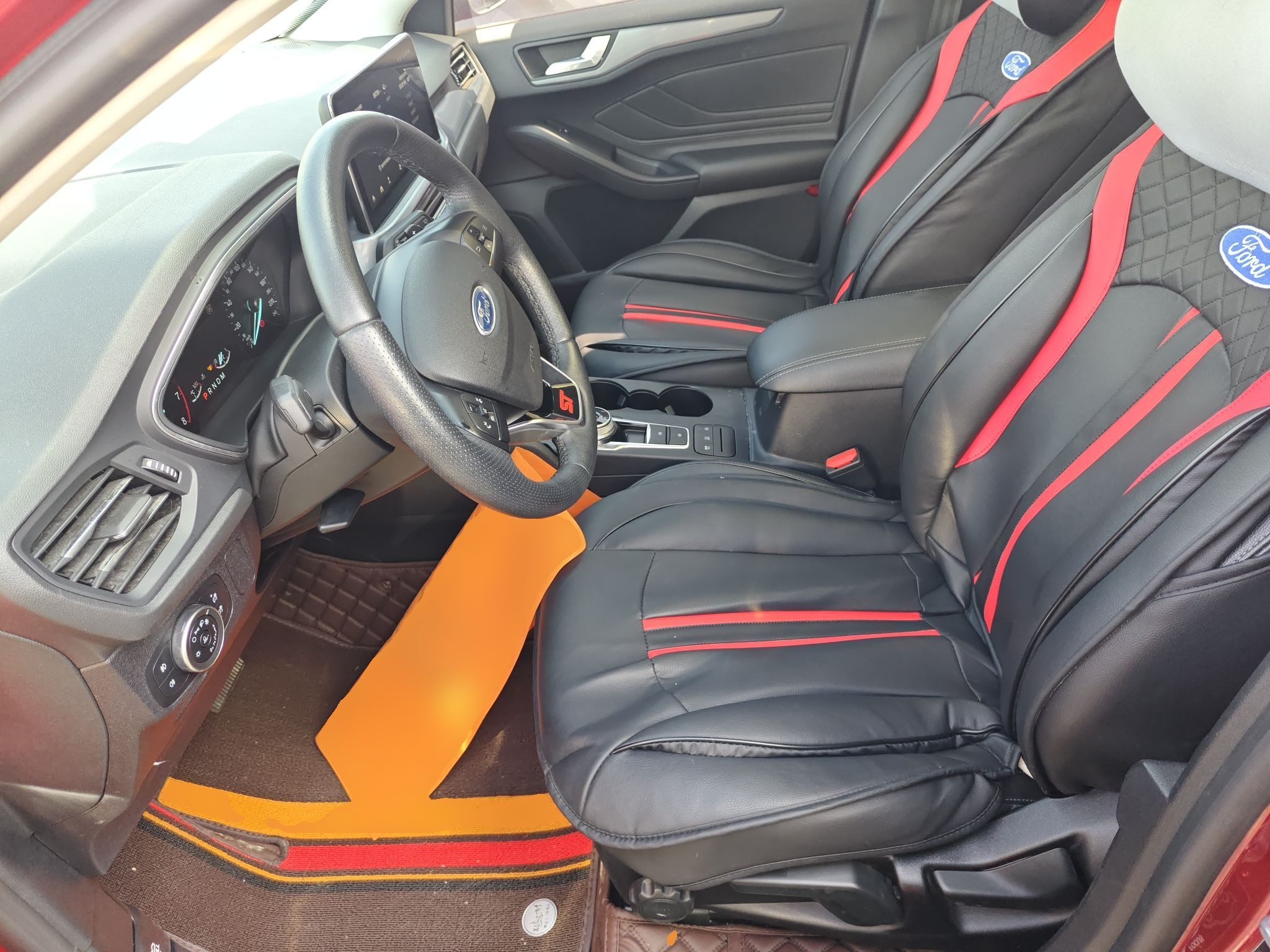 المقاعد الأمامية داخل السيارة