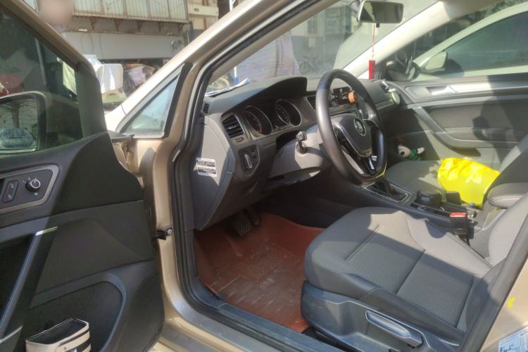 Used Volkswagen Golf 2016 1.6L Automatic Comfort Model Driver Seat