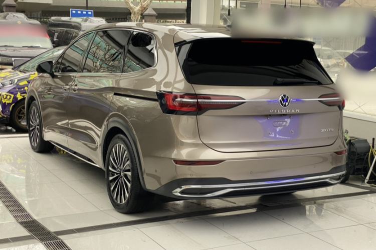 Used Volkswagen Viloran 2020 330TSI Business Edition Exterior 4