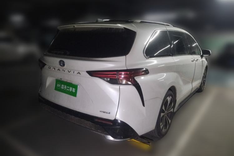 Used Toyota Granvia 2022 2.5L Hybrid Prestige Edition
