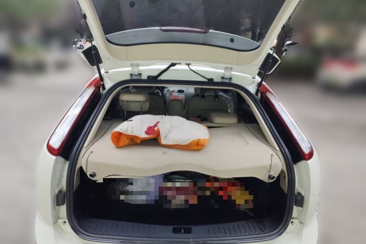 Used Ford Focus 2013 Hatchback Classic 1.8L Automatic Fashion Edition Trunk