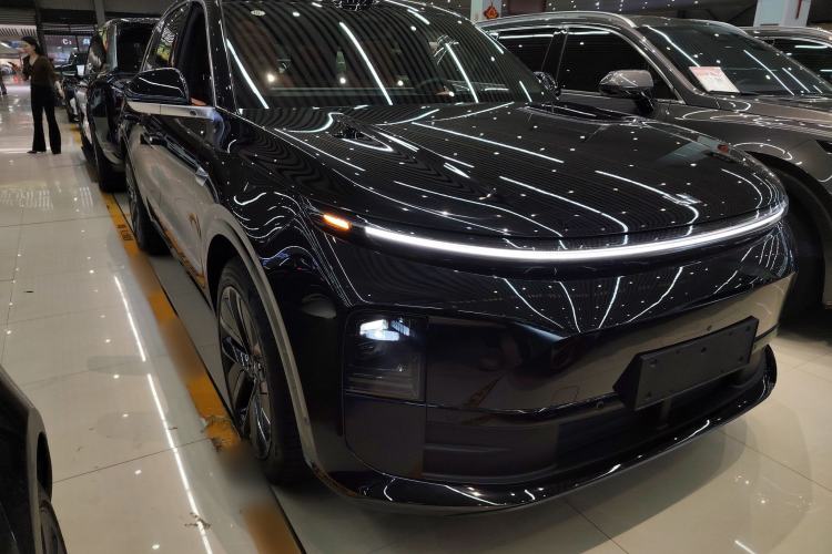 Used Li Auto L6 2024 Max Front Right 45 Deg