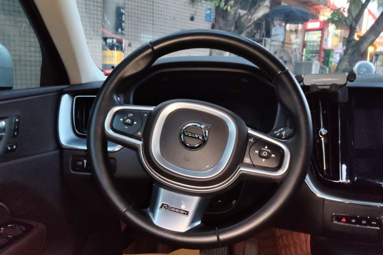 Used Volvo XC60 2019 T5 4x4 Smart Edition China V Standard Steering Wheel