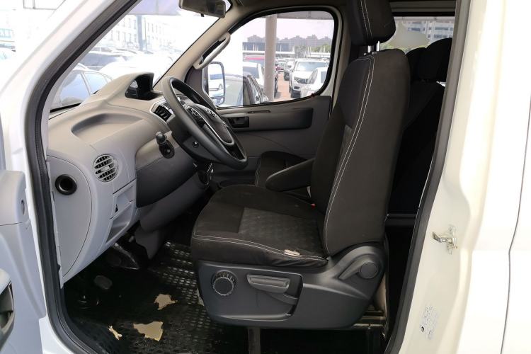 Used SAIC MAXUS Xintu V80 2021 2.0T Manual Classic Aoyuntong Short Wheelbase Mid-Roof 5/6-Seater