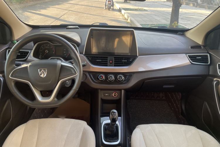 Used Baojun 310W 2017 1.5L Manual Comfort Version China V
