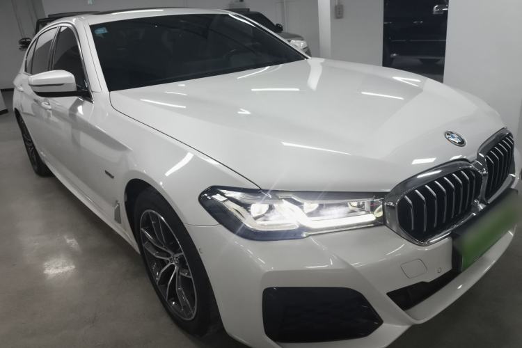 Used BMW 5 Series New Energy 2022 Restyled 535Le M Sport Package Front Right 45 Deg