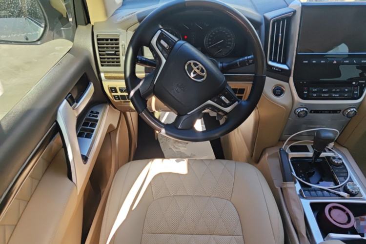 Used Toyota Land Cruiser 
