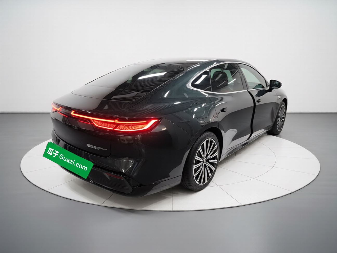 Geely Galaxy 8 2025 130km EM-P Starship Edition — снимка 6