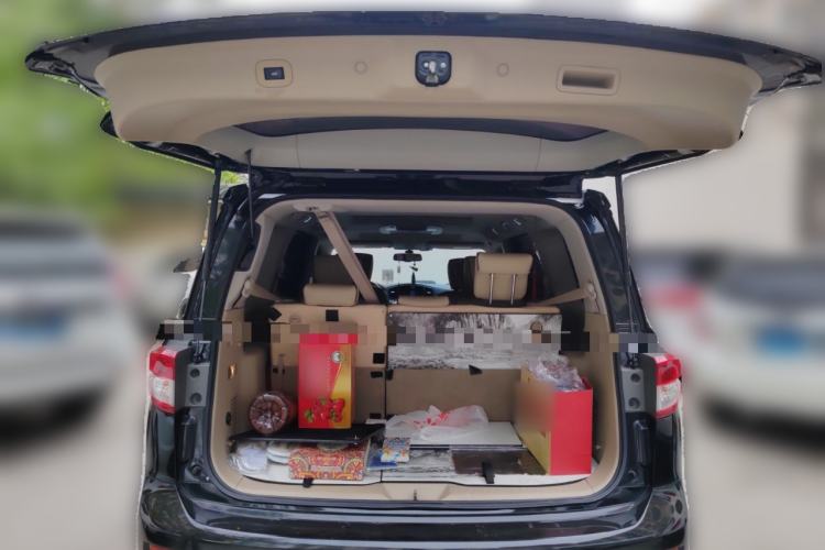 Used Nissan Quest 2015 3.5L SL Trunk