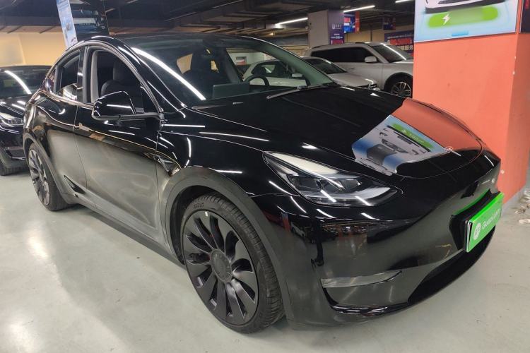 Used Tesla Model Y 2022 Performance High-Performance All-Wheel-Drive Version Front Right 45 Deg