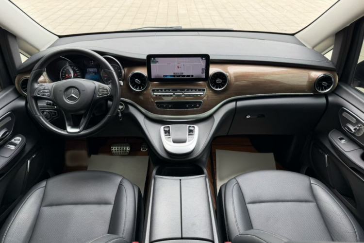 Used Mercedes-Benz V-Class 2020 V 260 Prestige Edition Interior 1