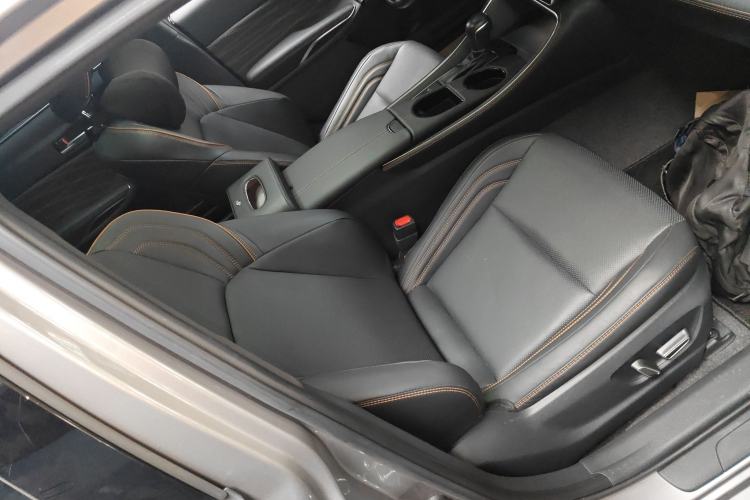 Used Toyota Avalon 2024 Dual-Motor 2.0L Luxury Edition