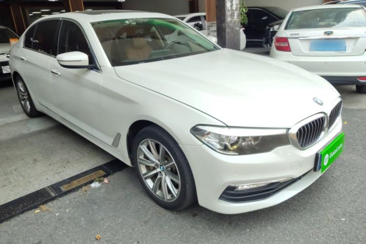 Used BMW 5 Series 2018 528Li Launch Special Edition Front Right 45 Deg