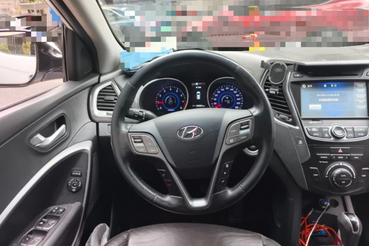 Used Hyundai Santa Fe 2015 2.4L Automatic Two-Wheel Drive Smart Version 5 Seats
